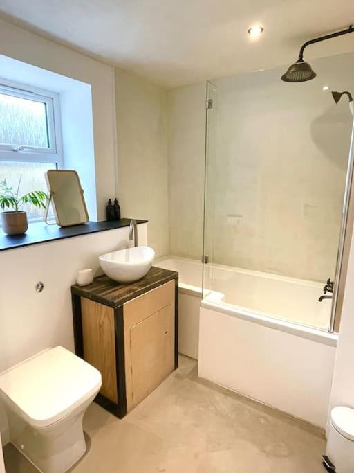 Palms 1 - Wood Burner, 5 Min Walk To Beach+parking Apartment *